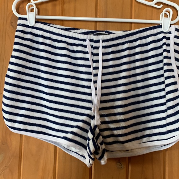 Derek heart shorts - Picture 2 of 4